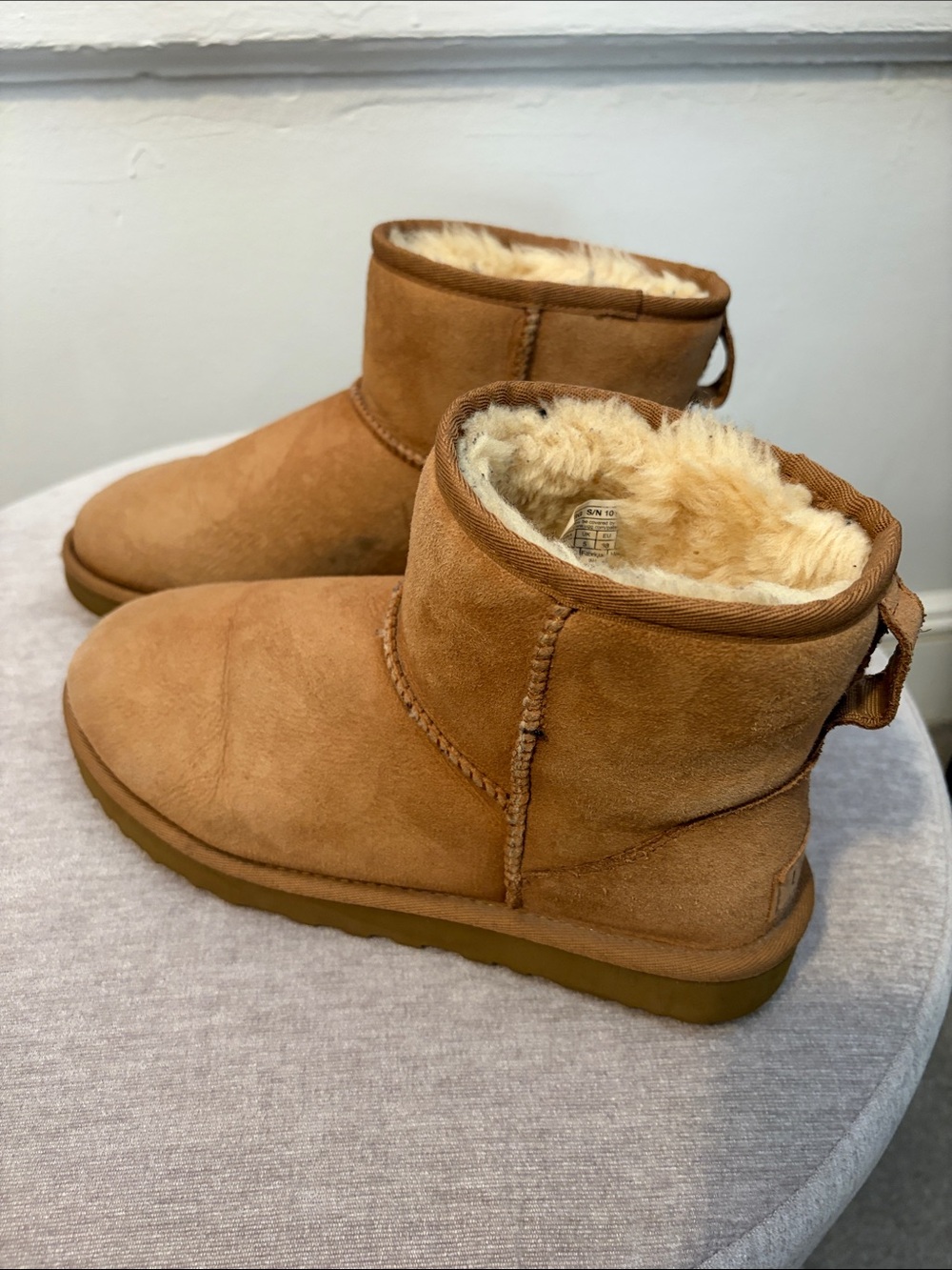Women’s UGG classic mini II